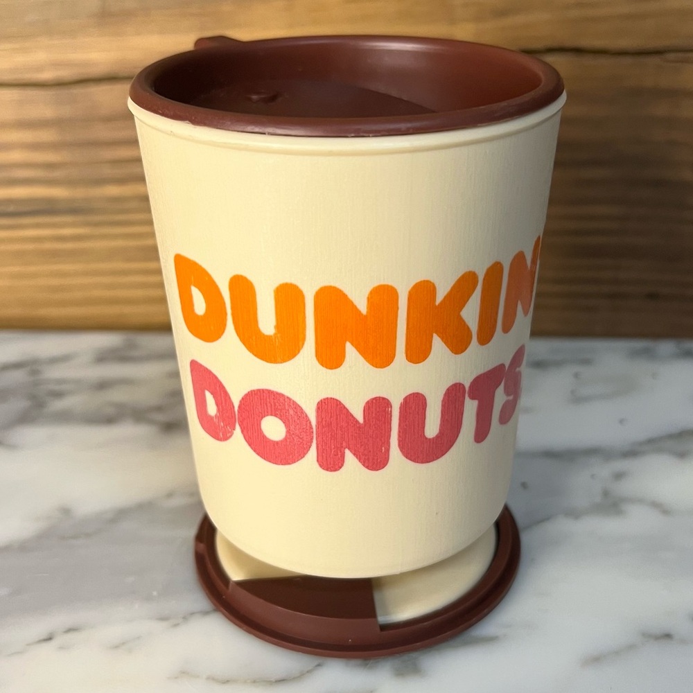 Vintage Whirley Dunkin Donuts Plastic Travel Mug with Lid and Dashboard Base